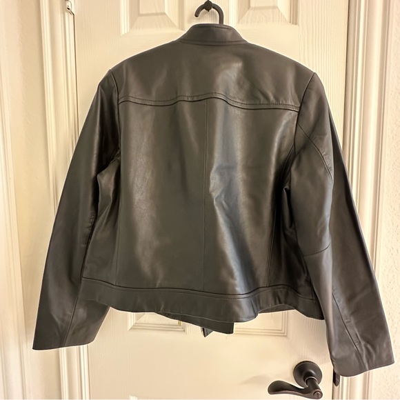 NWT MICHAEL Michael Kors Plus Size
Genuine Leather Long Sleeve Moto Jacket - Picture 6 of 11